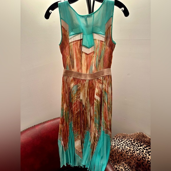 BCBGMAXAZRIA Watercolor Pleated Midi Dress, Size 2 - Picture 6 of 8